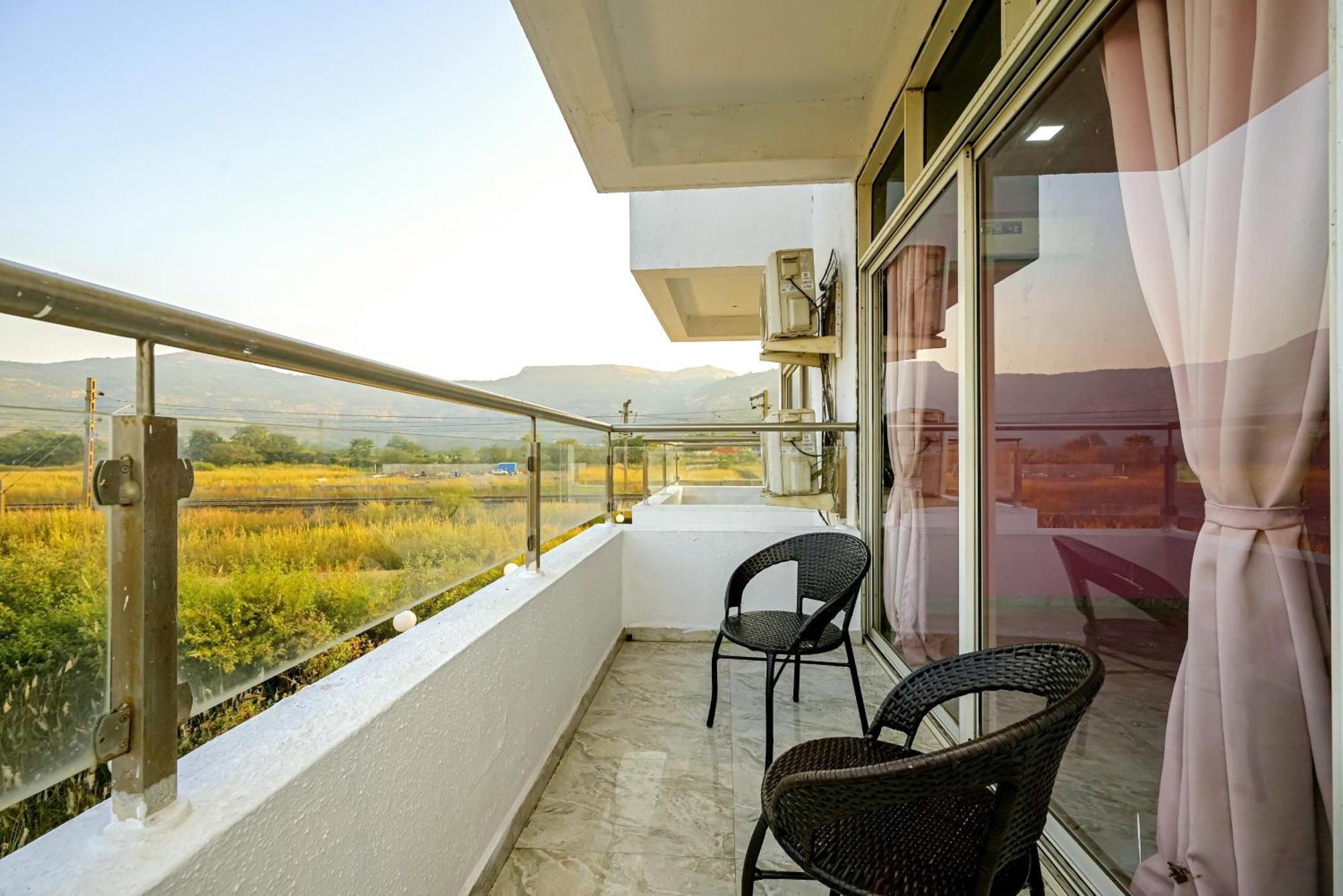 Ll Empyrean Stays II 6Bhk Big Daddy Villa II Private Pool II Ac II View Ll Lonavala Bagian luar foto